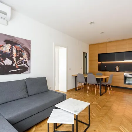 Tim 3 Apartament Belgrad
