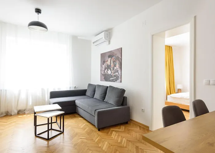 Tim 3 شقة بلغراد